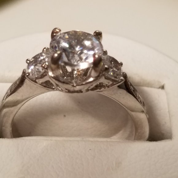 Parade 3 Stone Sterling Silver Man Made Stones - Picture 2 of 7